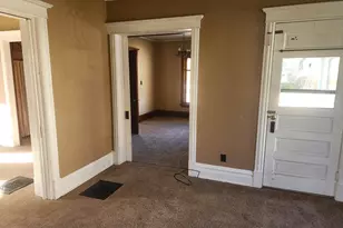 17 S McHenry Ave, Crystal Lake, IL 60014 - Photo 5