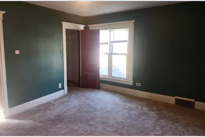 17 S McHenry Avenue, Crystal Lake, IL 60014 - Photo 11