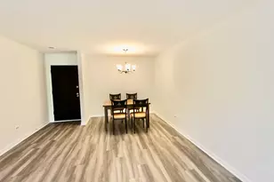 10 Old Oak Dr, Buffalo Grove, IL 60089 - Photo 3