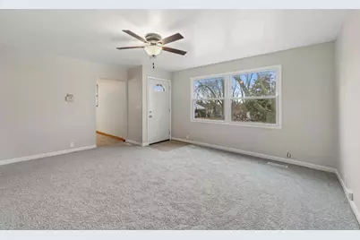 59 Wren Road, Carpentersville, IL 60110 - Photo 9