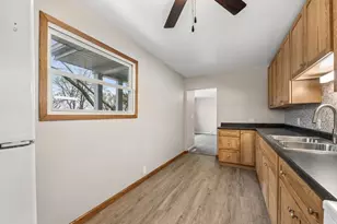 59 Wren Rd, Carpentersville, IL 60110 - Photo 5