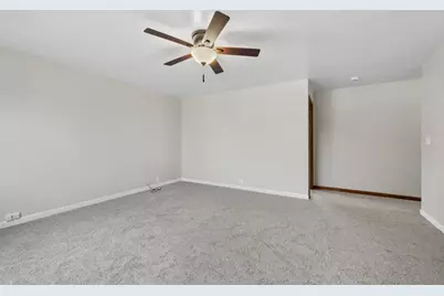 59 Wren Road, Carpentersville, IL 60110 - Photo 11