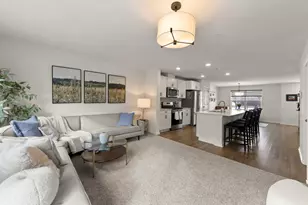 352 Bridgeview Ct, Saint Charles, IL 60174 - Photo 7