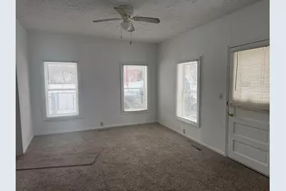 907 Center Street, McHenry, IL 60050 - Photo 5