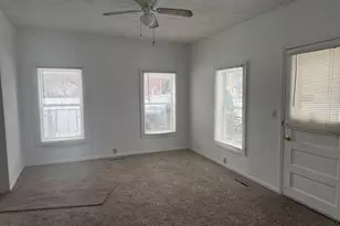 907 Center St, McHenry, IL 60050 - Photo 5