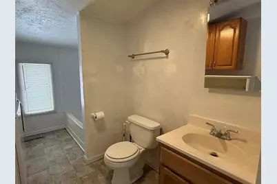 907 Center Street, McHenry, IL 60050 - Photo 9