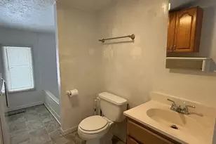 907 Center St, McHenry, IL 60050 - Photo 9