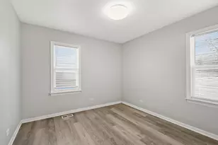 711 N Columbine Ave, Lombard, IL 60148 - Photo 7