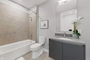 146 W Erie St, Chicago, IL 60654 - Photo 11