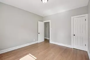 7757 S Phillips Ave, Chicago, IL 60649 - Photo 9