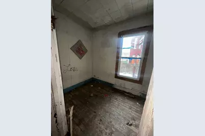 8752 S Exchange Avenue, Chicago, IL 60617 - Photo 9