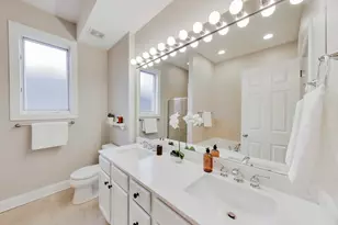 827 W Bradley Pl, Chicago, IL 60613 - Photo 17