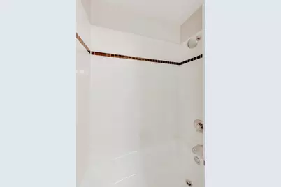 827 W Bradley Place #3E, Chicago, IL 60613 - Photo 25