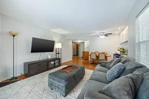 1750 Sleepy Hollow Ct, Schaumburg, IL 60195 - Photo 5