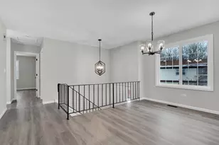 86 Silver Tree Cir, Cary, IL 60013 - Photo 11