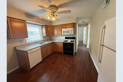 109 Central Avenue #A, Roselle, IL 60172 - Photo 5