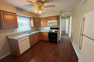 109 Central Ave, Roselle, IL 60172 - Photo 5