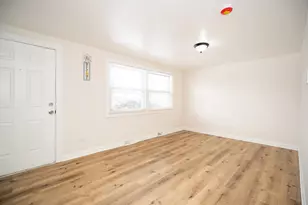 16551 Plymouth Dr, Markham, IL 60428 - Photo 5