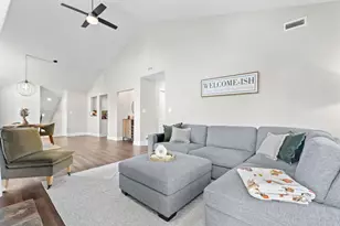 1152 Courtland Dr, Buffalo Grove, IL 60089 - Photo 17