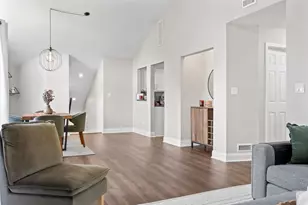 1152 Courtland Dr, Buffalo Grove, IL 60089 - Photo 19