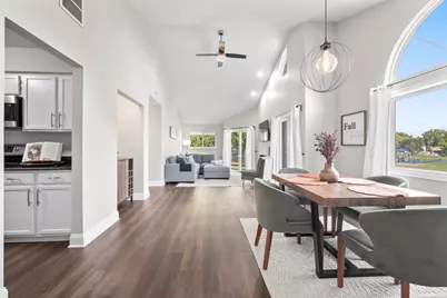 1152 Courtland Drive #406, Buffalo Grove, IL 60089 - Photo 5