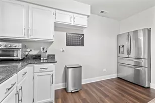 1152 Courtland Dr, Buffalo Grove, IL 60089 - Photo 9