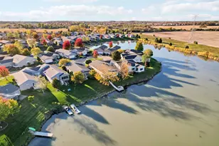 328 Legacy Ct, Grayslake, IL 60030 - Photo 33