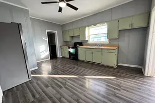 301 S Oak St, Forrest, IL 61741 - Photo 9