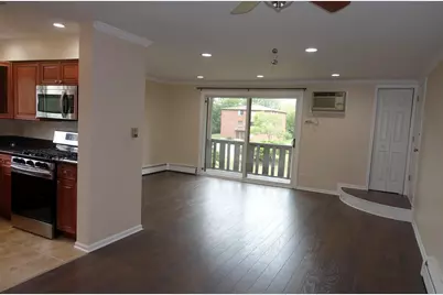 629 W 65th Street W #3, Westmont, IL 60559 - Photo 3