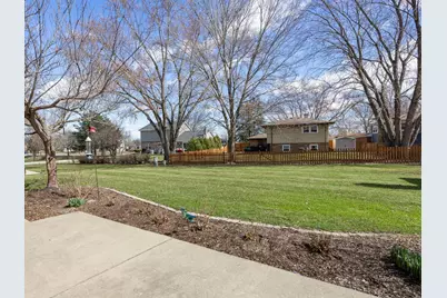 1407 Wesley Court, Westmont, IL 60559 - Photo 25