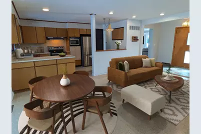 2032 W Laurel Street, Freeport, IL 61032 - Photo 5