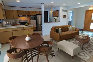 2032 W Laurel St, Freeport, IL 61032 - Photo 5