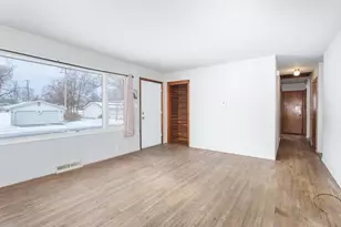 610 S Oak St, Pontiac, IL 61764 - Photo 11