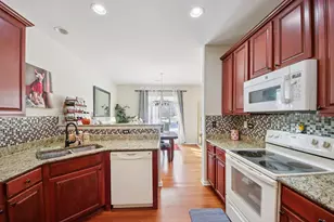 424 Acushnet St, Elgin, IL 60124 - Photo 7