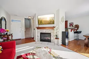 424 Acushnet St, Elgin, IL 60124 - Photo 3