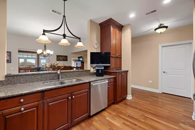 [Address not provided], Arlington Heights, IL 60005 - Photo 5