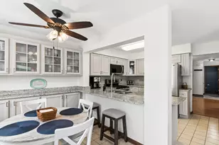 36143 N Springbrook Ln, Gurnee, IL 60031 - Photo 9