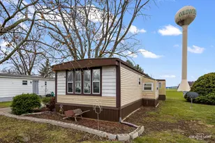 5 Hickory Ln, Sandwich, IL 60548 - Photo 3