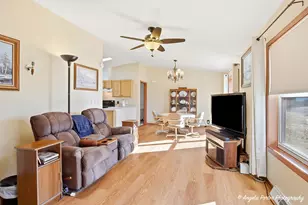 509 Balmoral Ct, Grayslake, IL 60030 - Photo 5