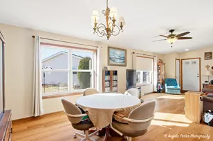 509 Balmoral Ct, Grayslake, IL 60030 - Photo 3