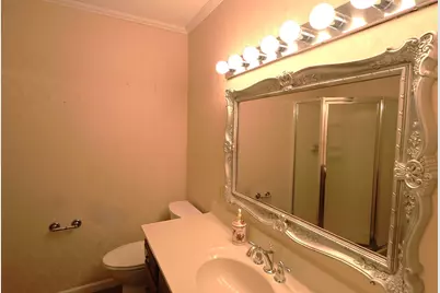 220 Bruce Court, Centralia, IL 62801 - Photo 9