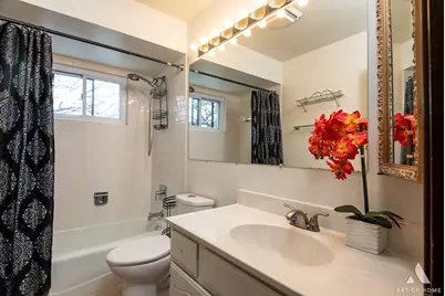 6550 N California Avenue #302, Chicago, IL 60645 - Photo 13