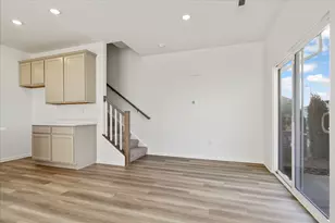 306 Kingsport Dr, South Elgin, IL 60177 - Photo 7