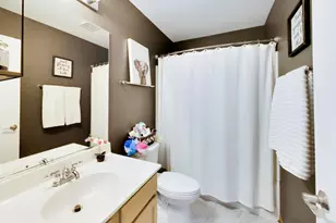 1961 Cobblestone Dr, Carpentersville, IL 60110 - Photo 21