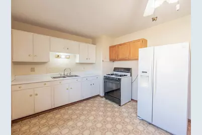 901 Garfield Drive, Rochelle, IL 61068 - Photo 5