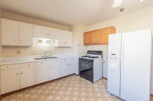 901 Garfield Dr, Rochelle, IL 61068 - Photo 5