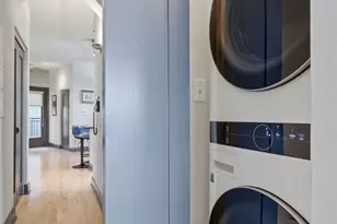 120 W Oak St, Chicago, IL 60610 - Photo 13