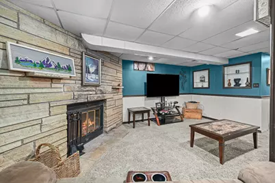 2347 Hawthorne Court, Bettendorf, IA 52722 - Photo 17