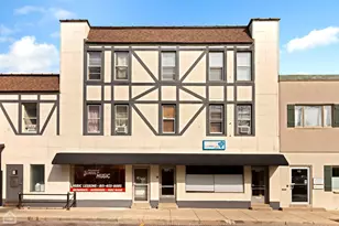 107 1/2 Dean St, Woodstock, IL 60098 - Photo 1