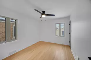 5525 S Moody Ave, Chicago, IL 60638 - Photo 9